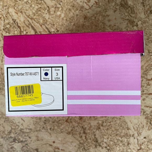 New in box. Navy patent Mary-Jane kids shoes. Size 3. - Picture 4 of 4